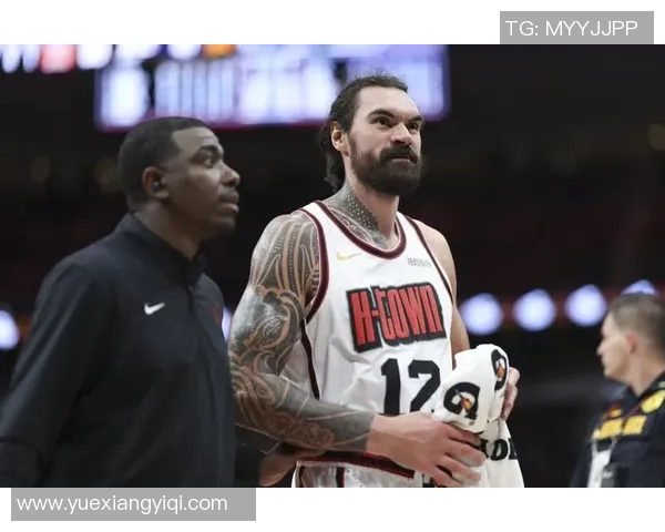 德阿隆福克斯如何在NBA赛场上崭露头角成就自己的篮球梦想